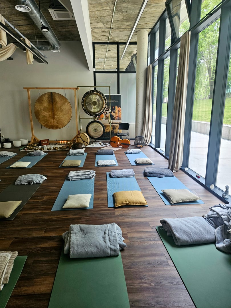 RYTO GONGAI - terapiniai garsai dienos pradžiai Ąžuolyne