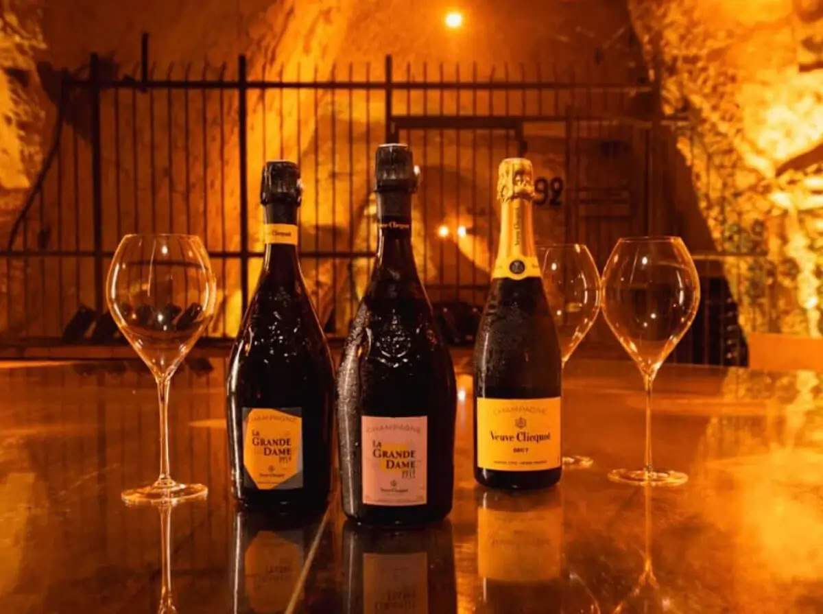 Champagne & Soul: Moterų jogos + šampano retritas (Reims, Prancūzija)