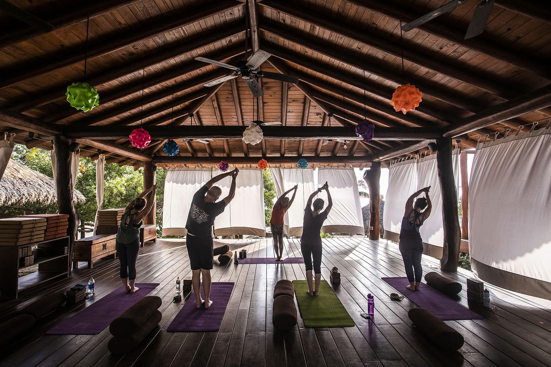 Salt Flow: Joga retritas paplūdimyje Playa Troncones, Meksikoje