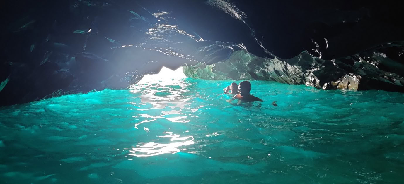 Vadovaujamos vaikščiojimo ir plaukimo atostogos