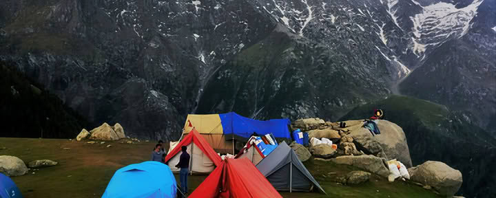 Vienuolynai, arbatos takai ir dangaus vaizdai: Dharamšala, Palampuras ir Biras pabėgimas
