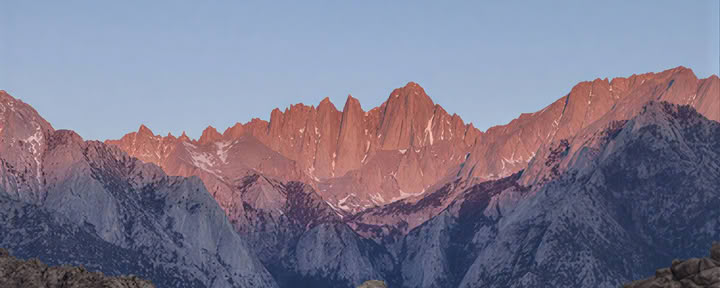 Moterų žygis su kuprinėmis į Mt. Whitney