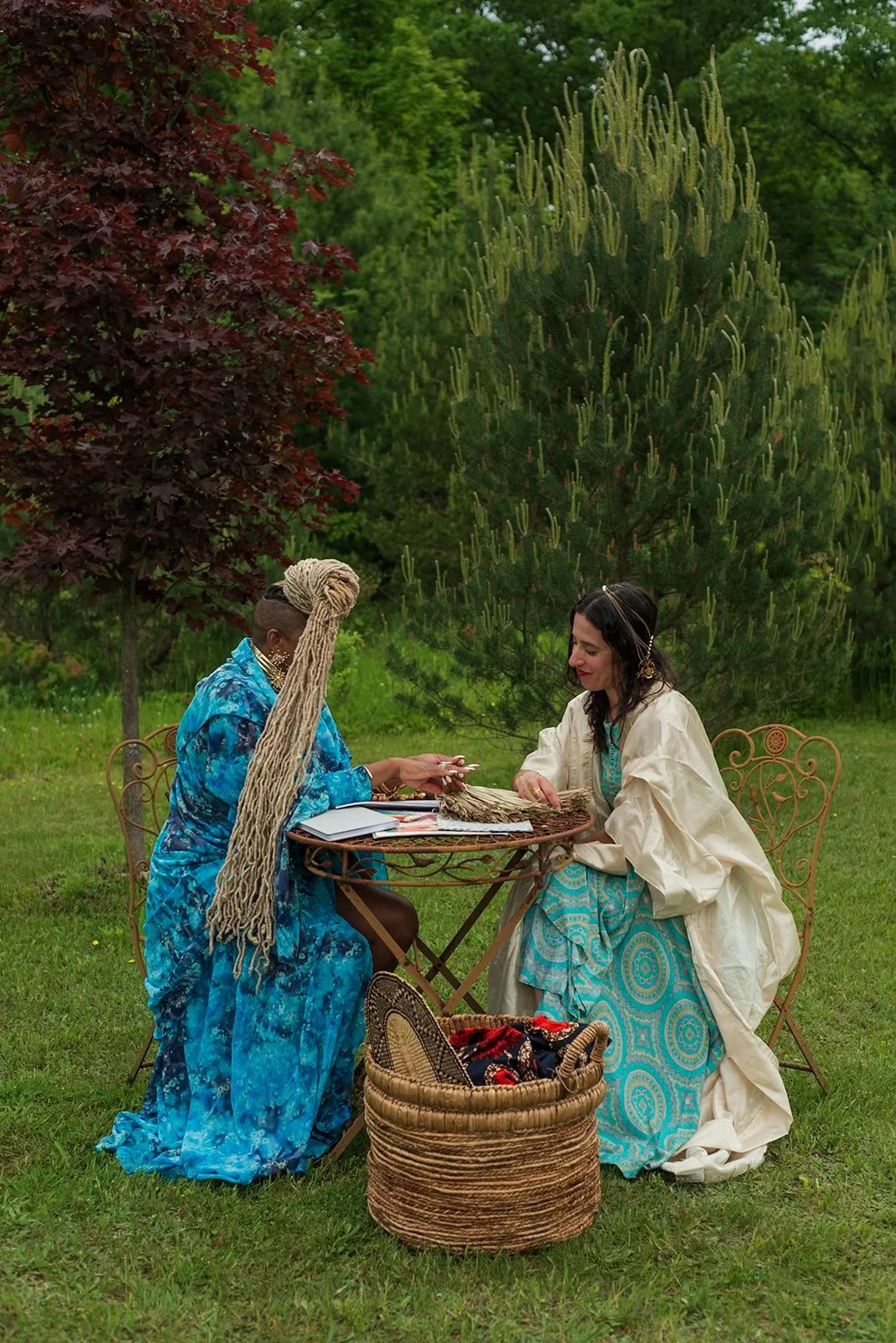 Sistertalk Retreats - VĖLYVOS VASAROS ŠVYTĖJIMAS: Mineralų/Gamtos elemento retritas — Wild Nature Retreats