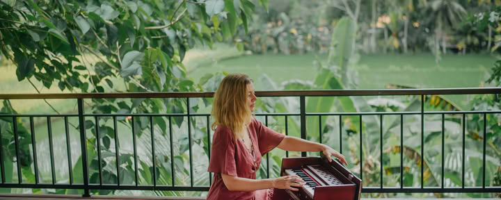 „The Sober Bhakti Bali Retritas: Kirtan & Sacred Circle Vedėjų mokymai“
