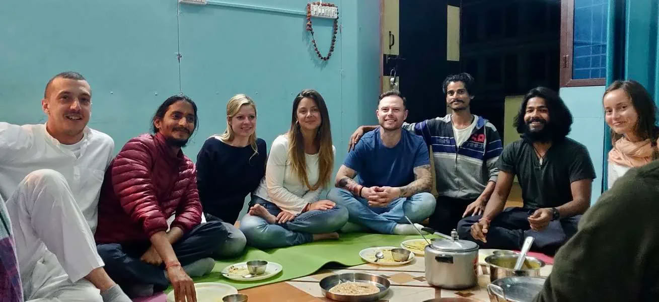 Joga retritas Rišikeše, Indijoje