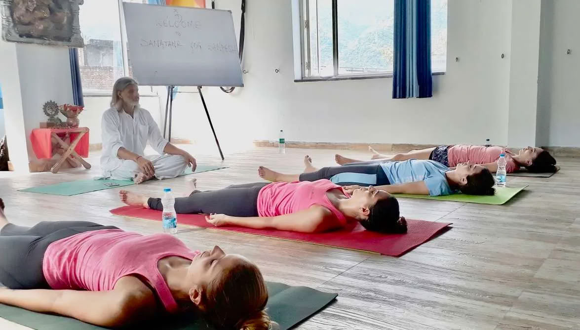 Joga terapijos mokymai retritas Rišikeše, Indijoje