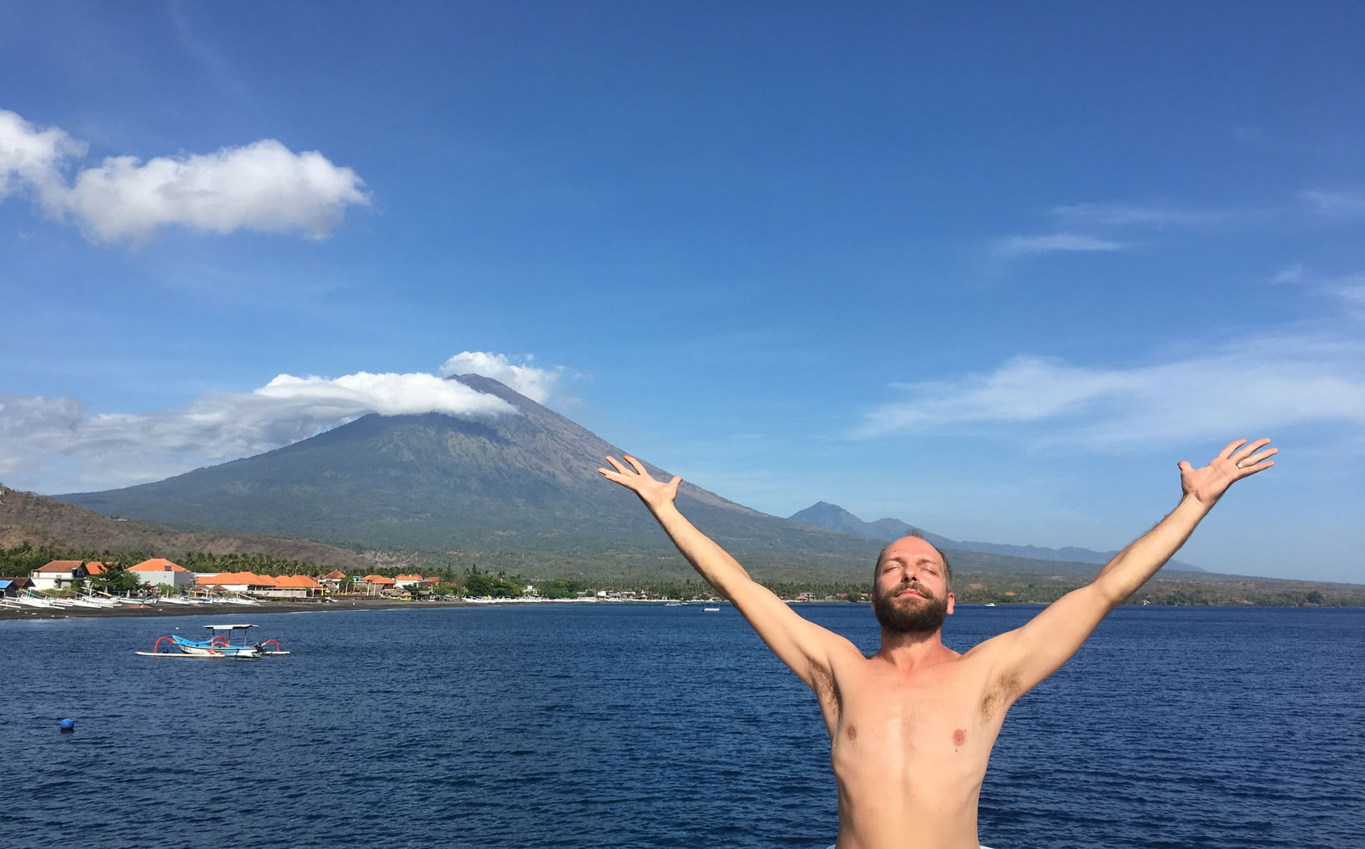 Kundalini jogos 200 valandų pagrindiniai jogos mokytojų mokymai