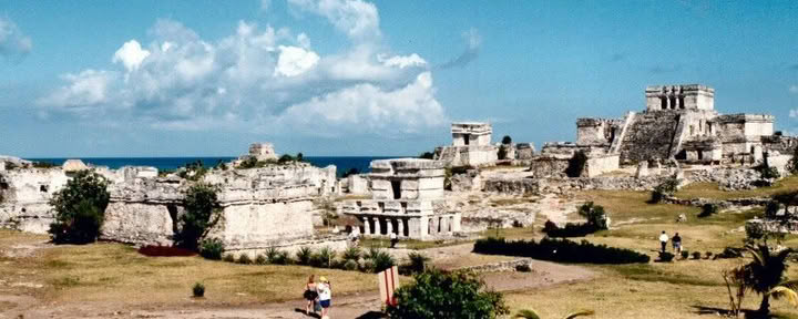 Koraliniai rifai ir uolos Isla Mujeres saloje