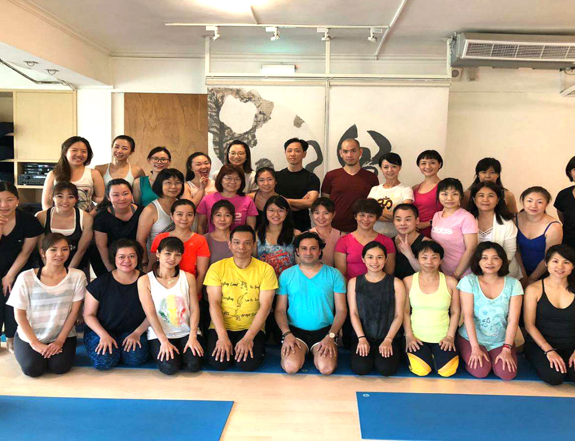 Jogos retritas ir kursas su Om Yoga Rishikesh