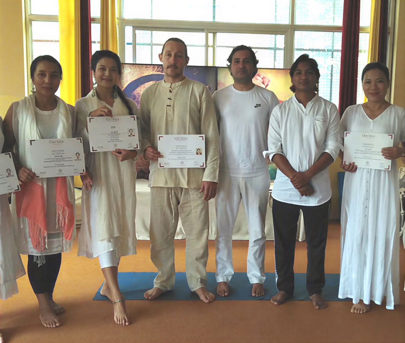 Jogos retritas ir kursas su Om Yoga Rishikesh