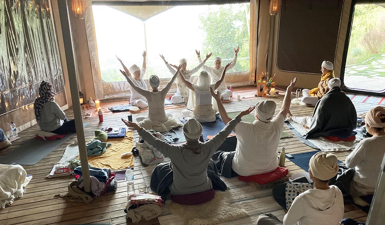 Sungalaa Kundalini Jogos Mokytojų Rengimas: Autentiški Santykiai