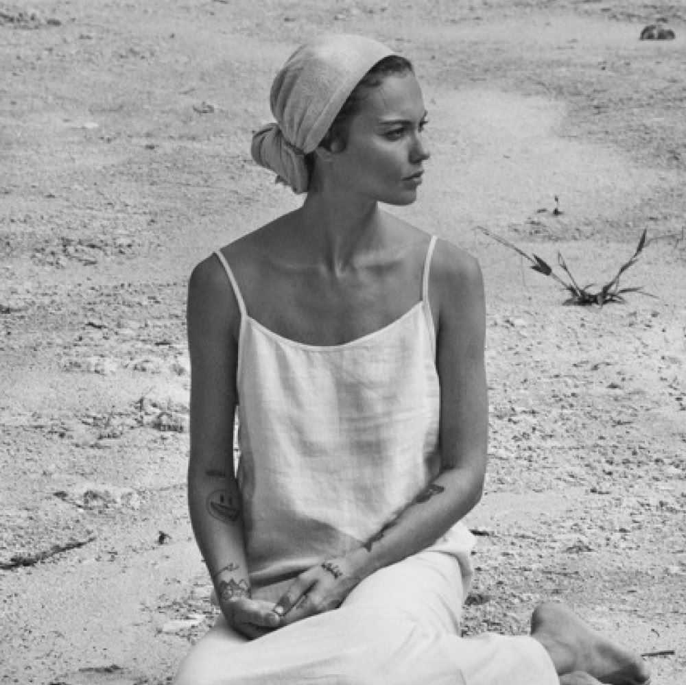 Self Essence: Joga retritas
