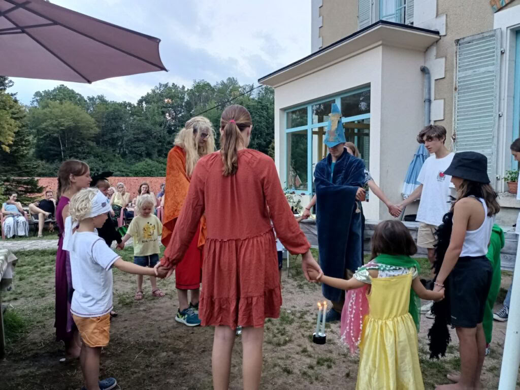 Apie hobitus, elfus, nykštukus, žmones ir burtininkus: vaikų savaitė su Richardu