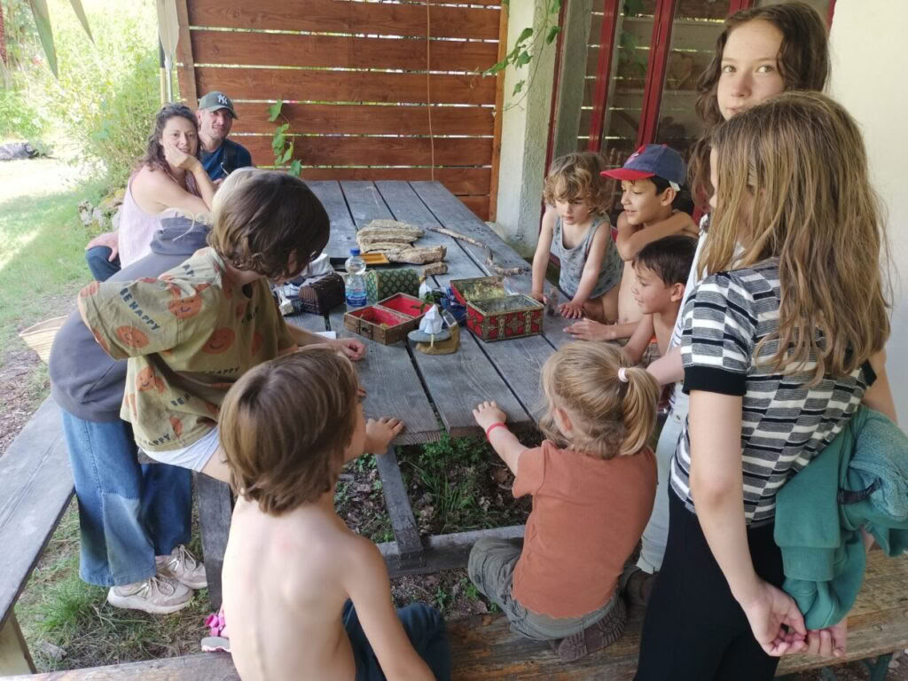 Apie hobitus, elfus, nykštukus, žmones ir burtininkus: vaikų savaitė su Richardu