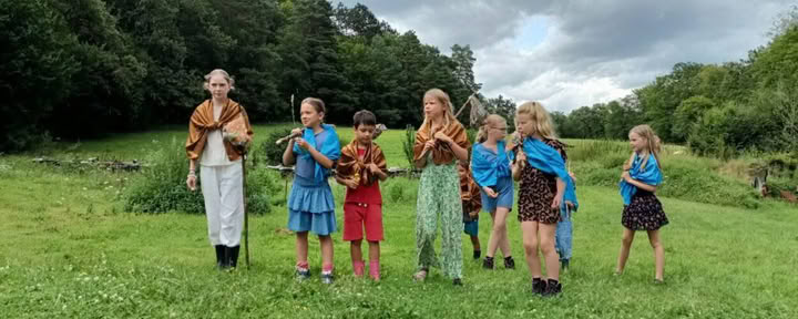 Apie hobitus, elfus, nykštukus, žmones ir burtininkus: vaikų savaitė su Richardu