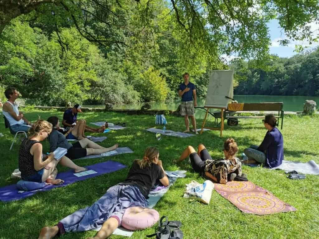 Jogos ir vaikščiojimo meditacija