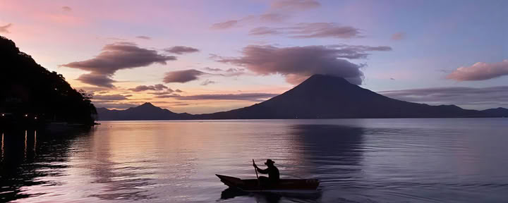 „Awaken at Atitlán / Paradise Taylor — Villa Sumaya“