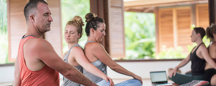 Iyengar jogos retritas su Genny Kapuler