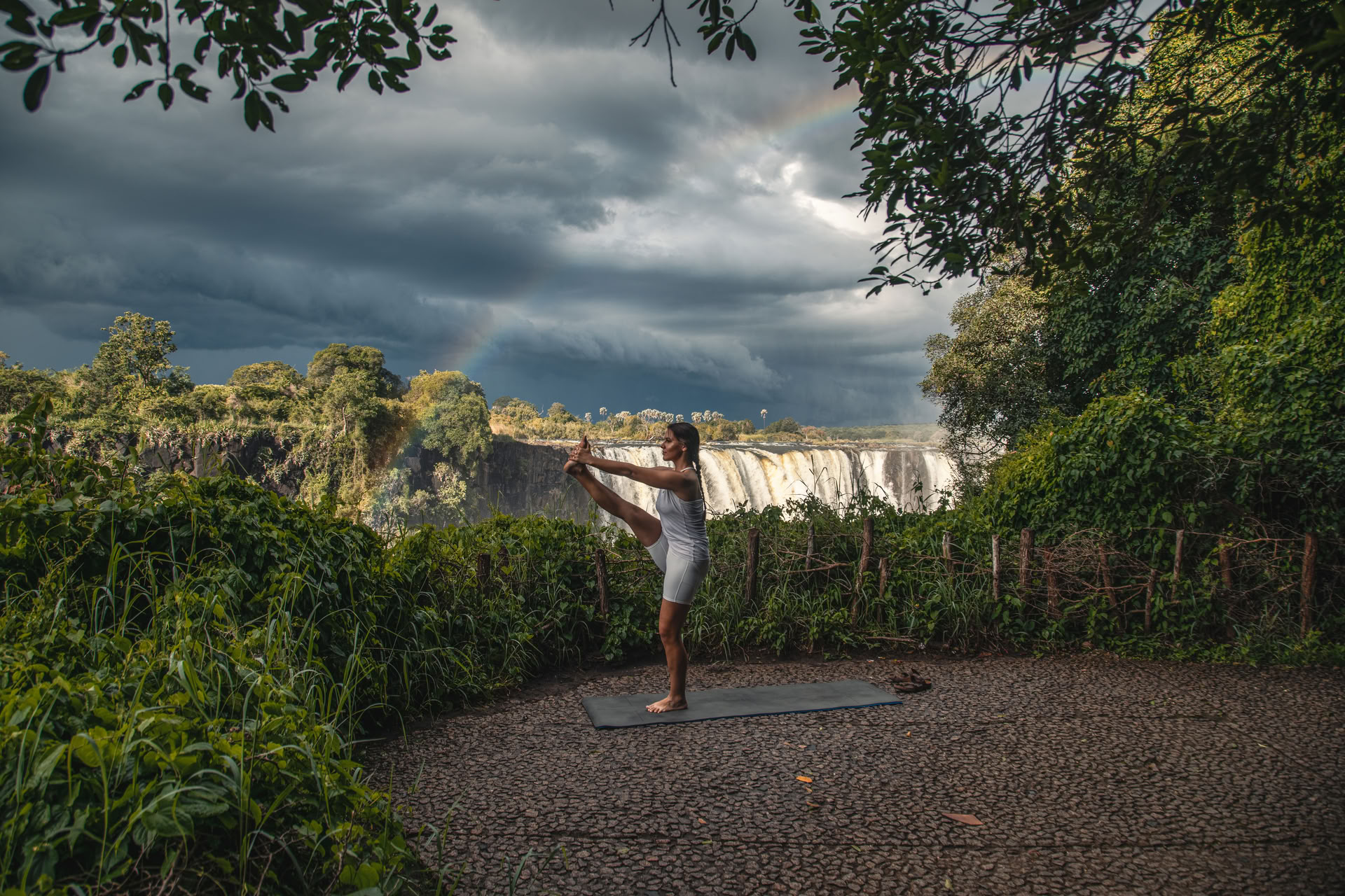 Joga prie The Falls