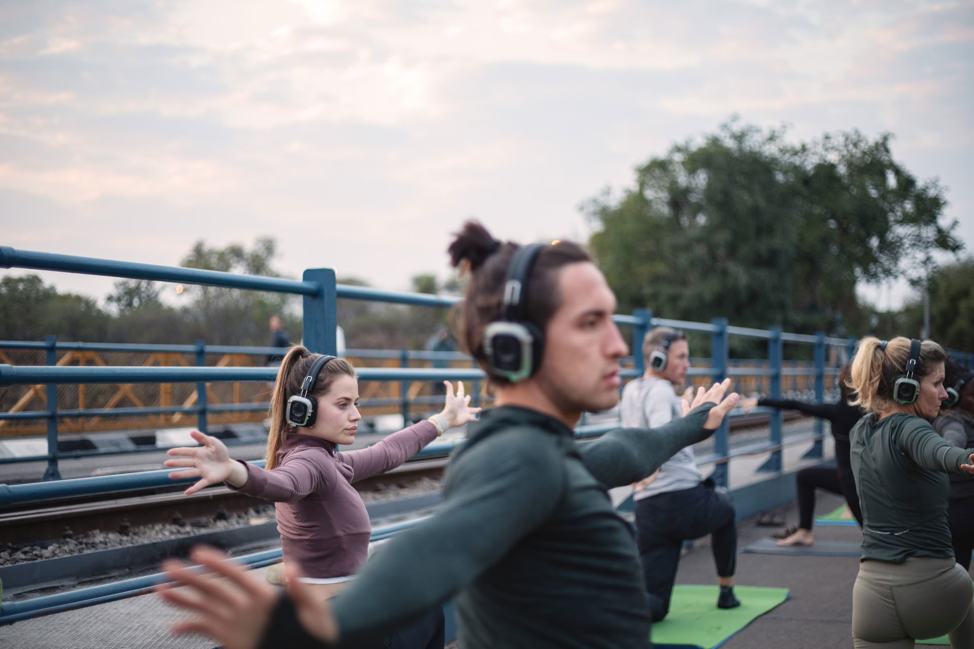 Joga ant tilto