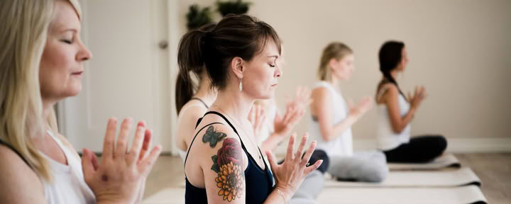 „Sėdėjimas grožyje: 5 dienų tylus meditacijos retritas“