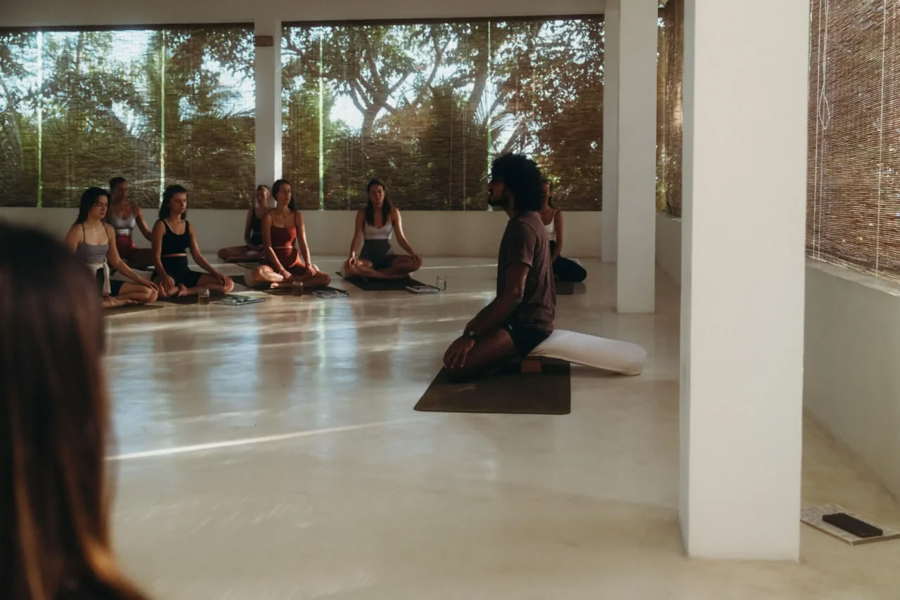Synergy Vinyasa Jogos Retritas Lanka Yoga studijoje