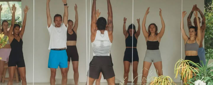 Synergy Vinyasa Jogos Retritas Lanka Yoga studijoje