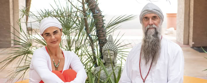 200 valandų Kundalini jogos mokytojų rengimas
