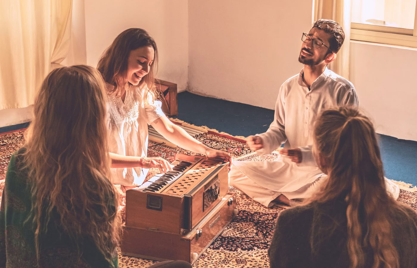 Kirtan ir mantrų giedojimo kursas
