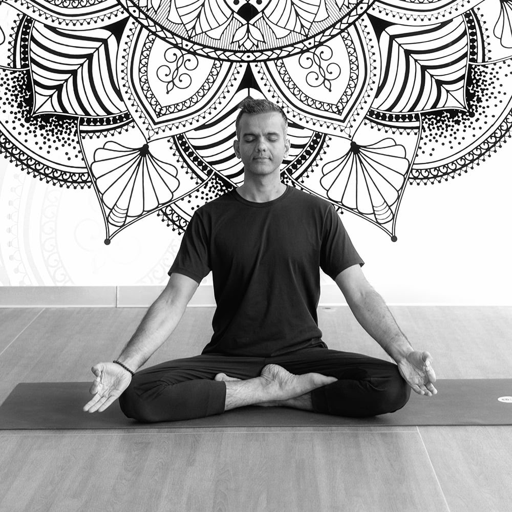 50 valandų meditacijos ir pranajamos (sąmoningas kvėpavimas) meistriškumo kursas (YACEP) HIBRIDINIS