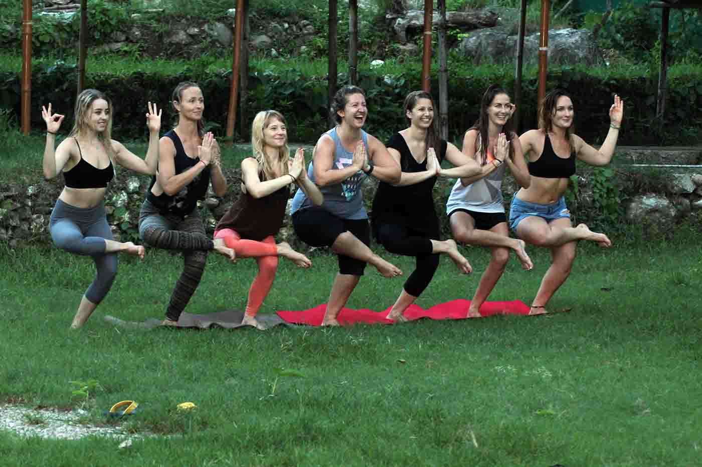 100 valandų meditacijos sertifikavimo mokymai Rišikeše, Indijoje