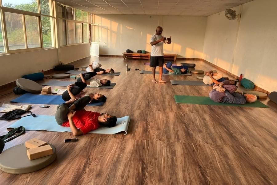 300 valandų jogos mokytojų rengimo kursas Mysoreʼe