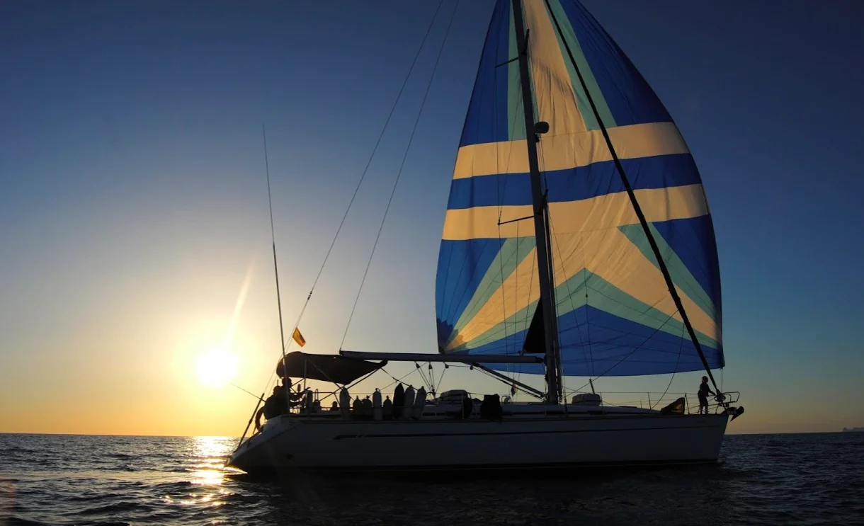 Plaukiojimo burėmis ir jogos retritas Ibisoje ir Formenteroje