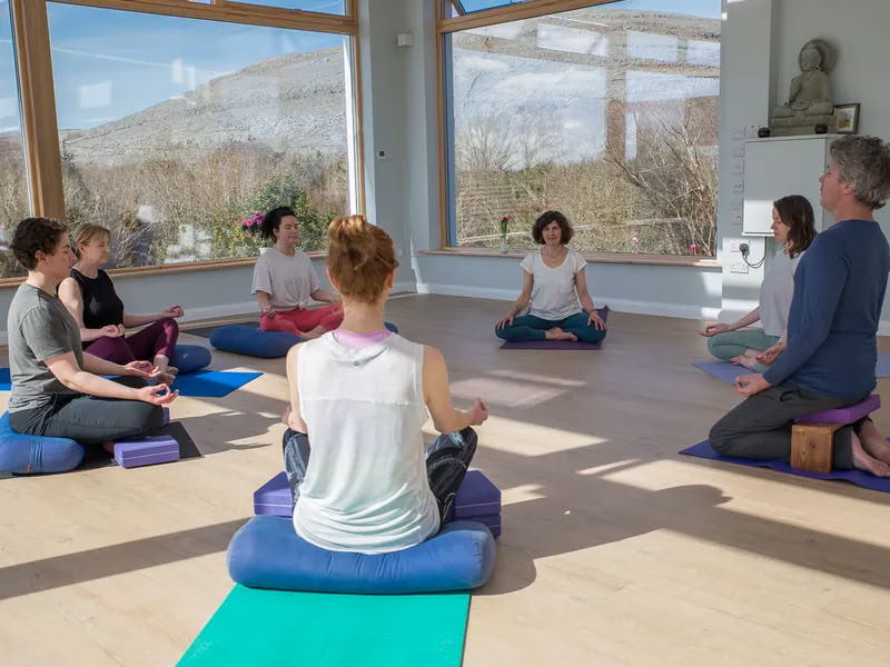Velykų jogos retritas su Eleanor Dawson | Burren Yoga Retreat | Wellness Retreats Ireland