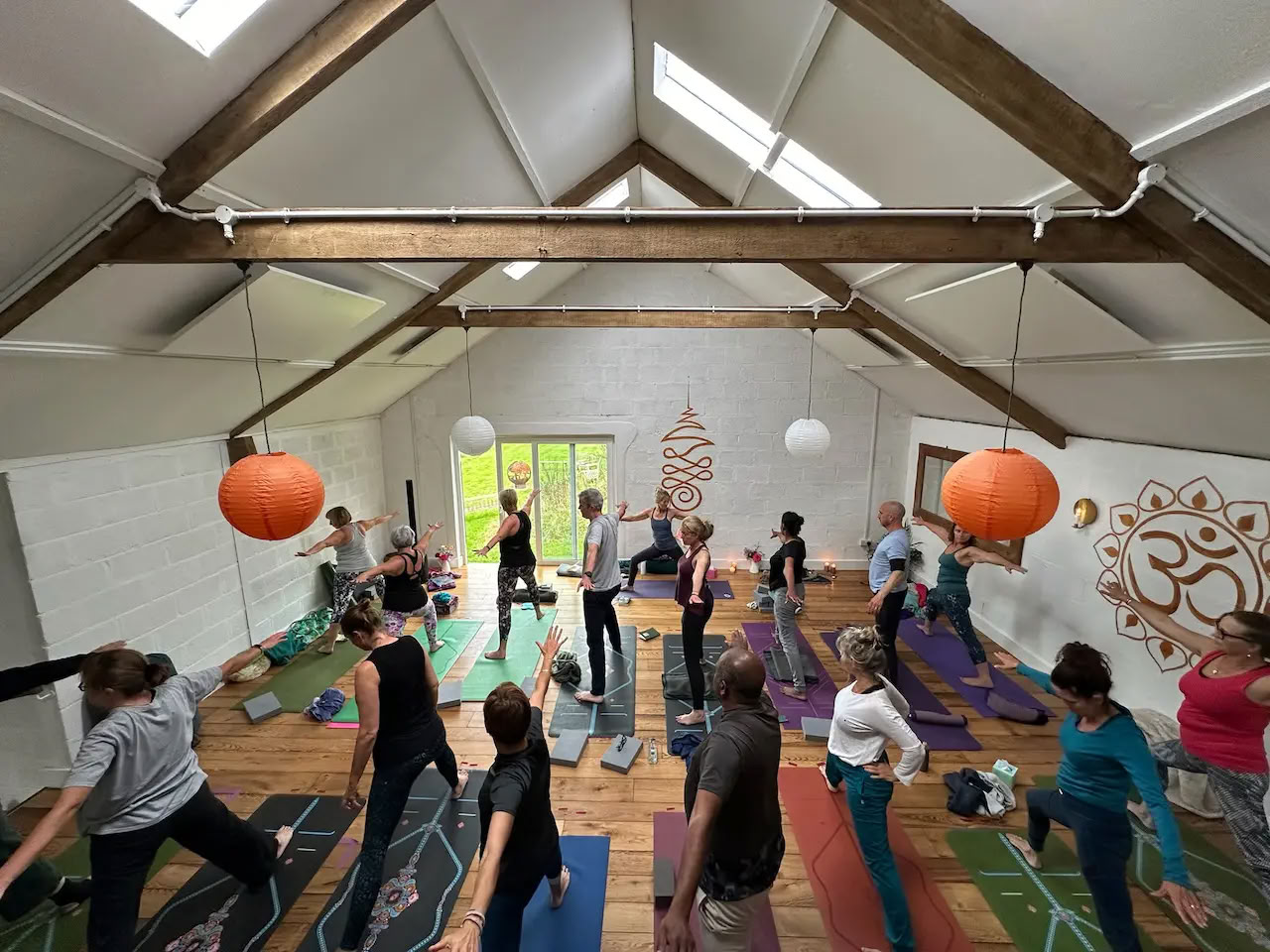Rudens atsinaujinimo jogos retritas su Michelle Oliver, Barefoot Yogini