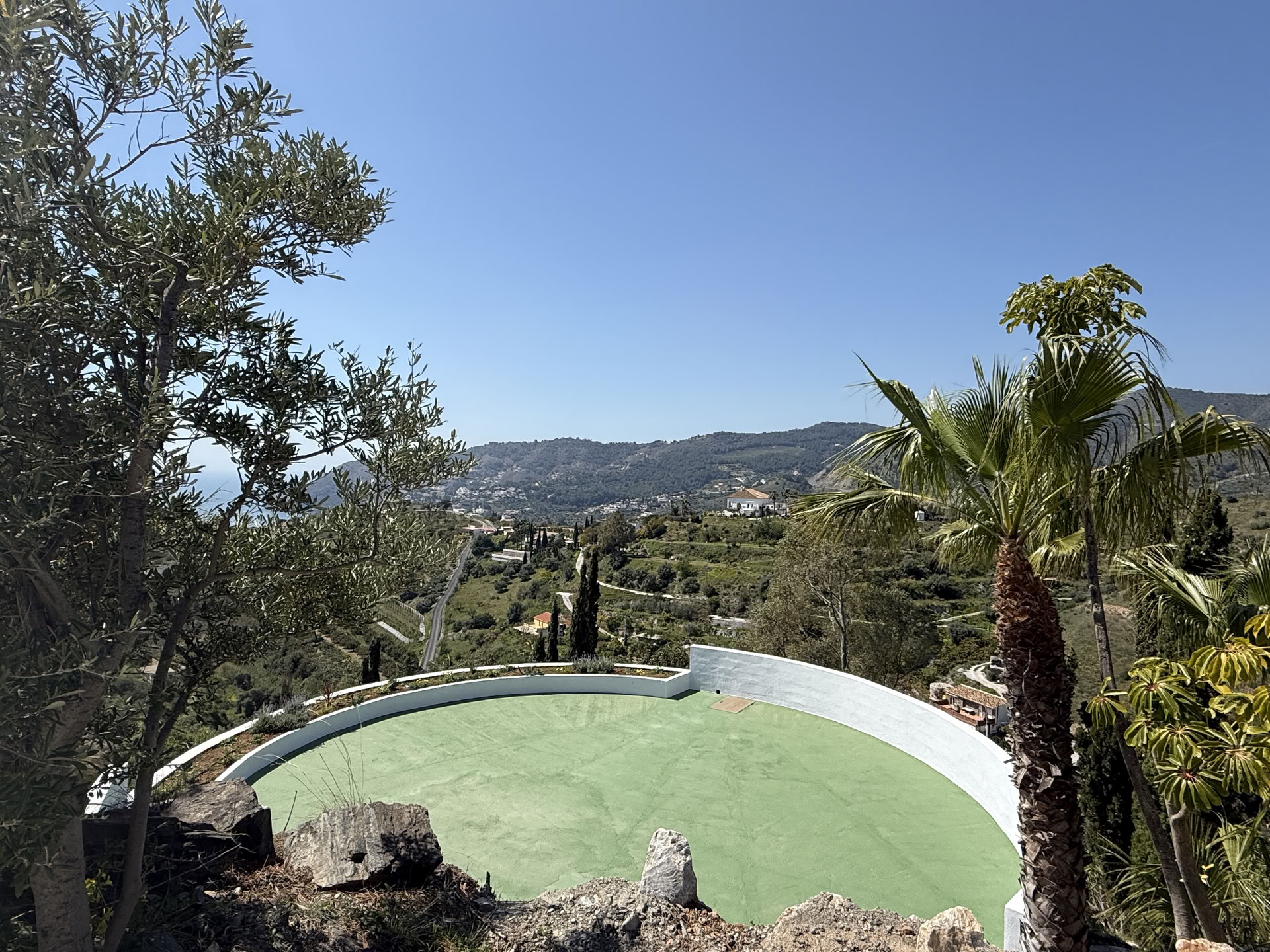 „HOME“ – jogos retritas