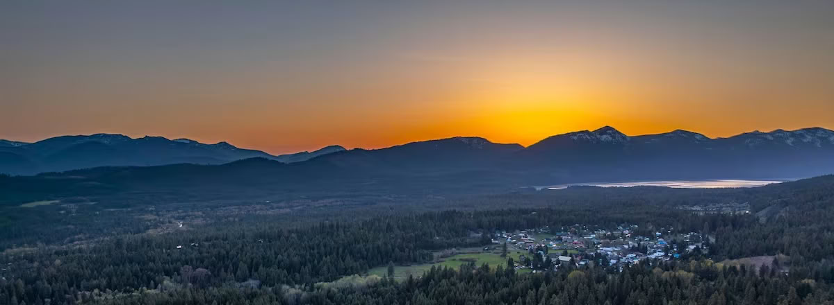 Jogos, žygių ir piklbolo retritas prie krioklių