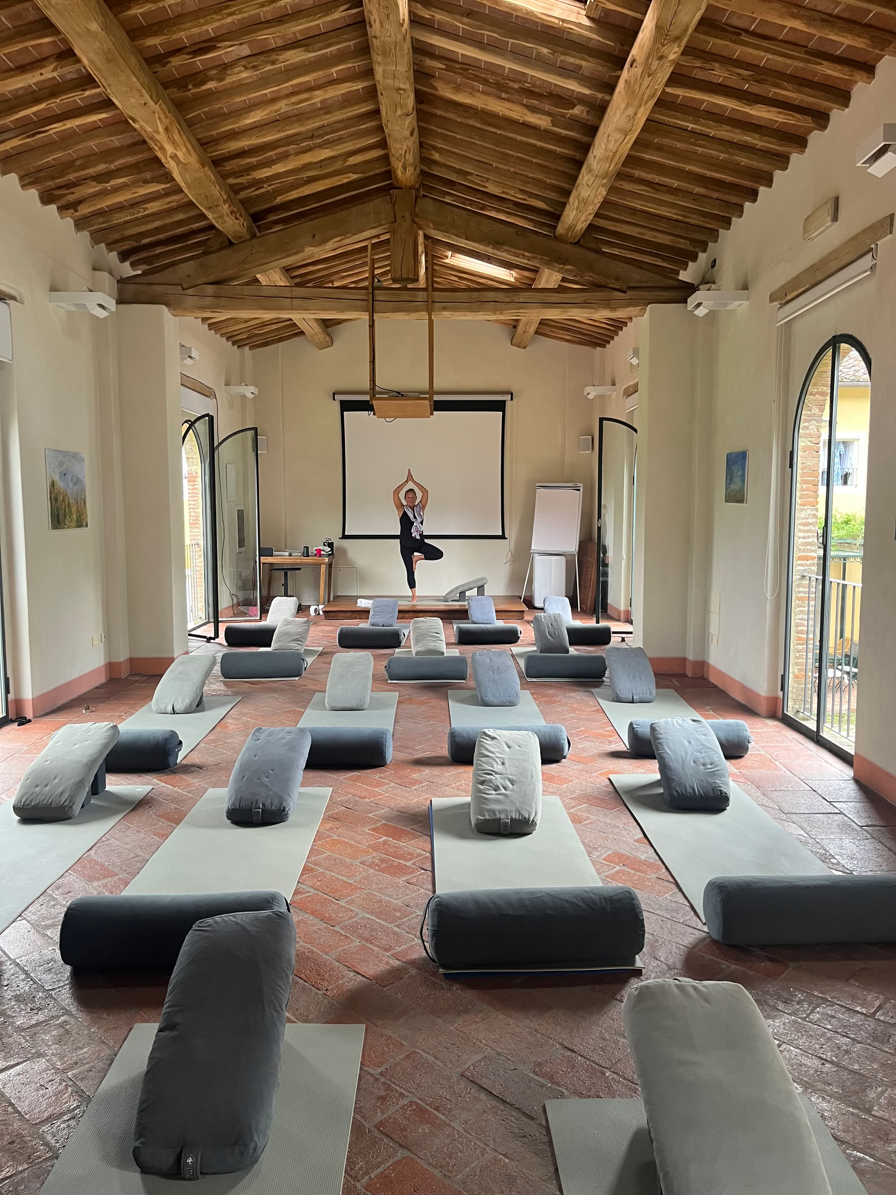 Joga retritas su Sophia ir Suzie
