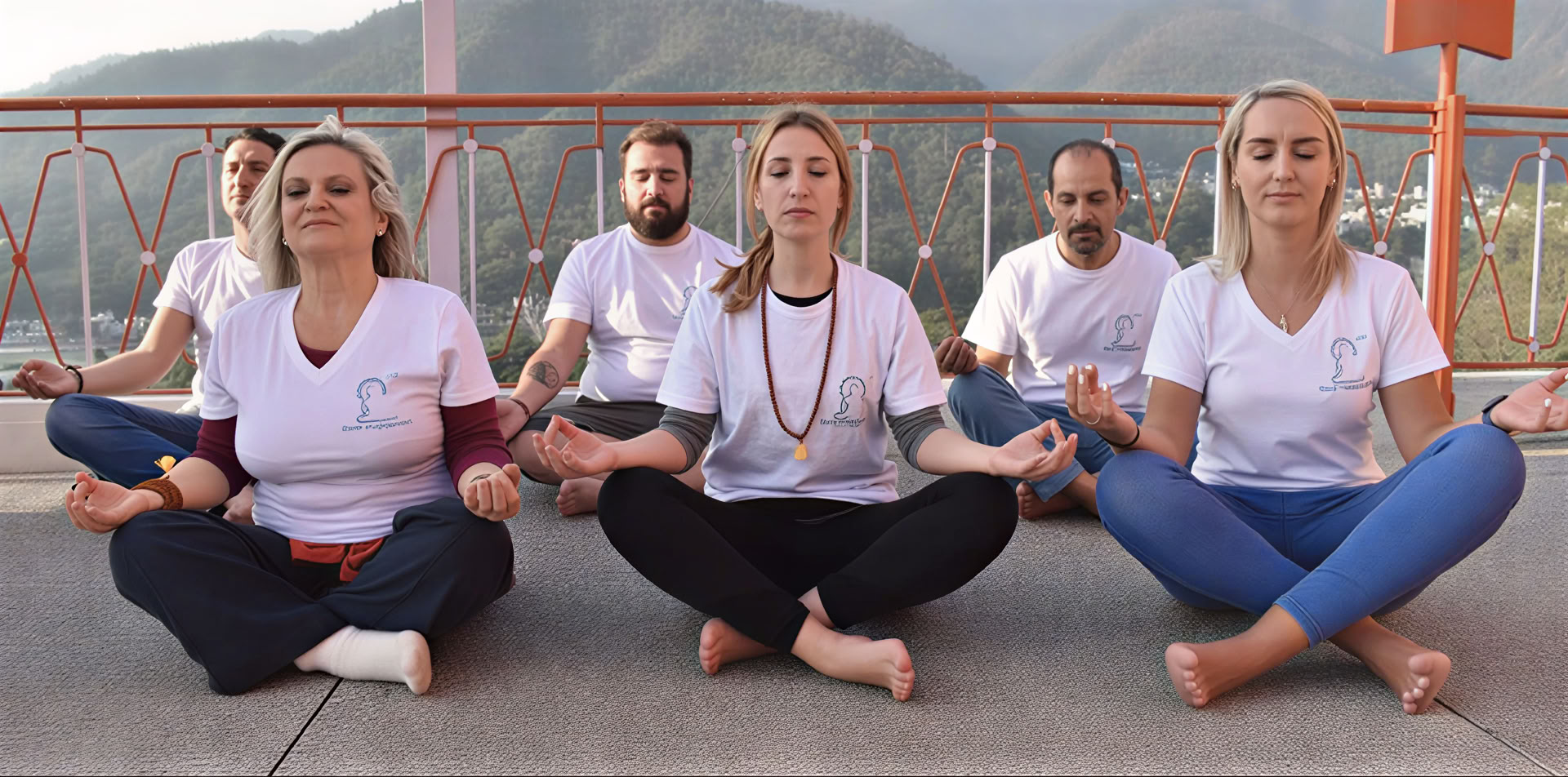 300 valandų meditacijos mokytojų mokymai Rišikeše