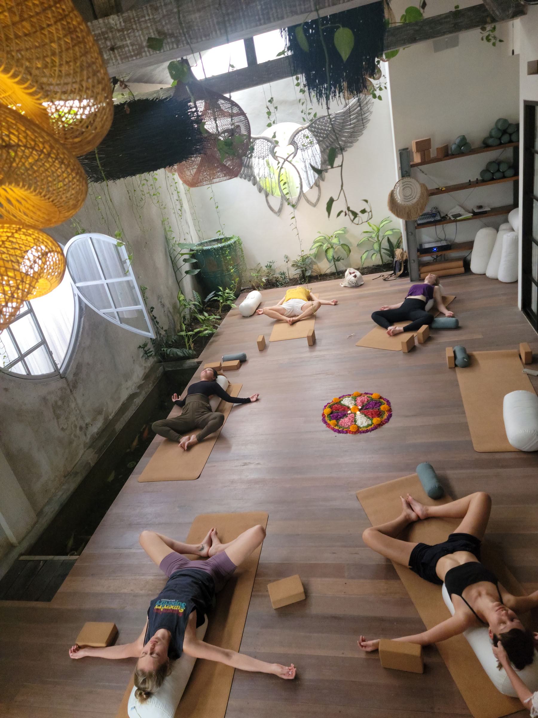 Joga Nidra garso terapija: Dangiškas poilsis