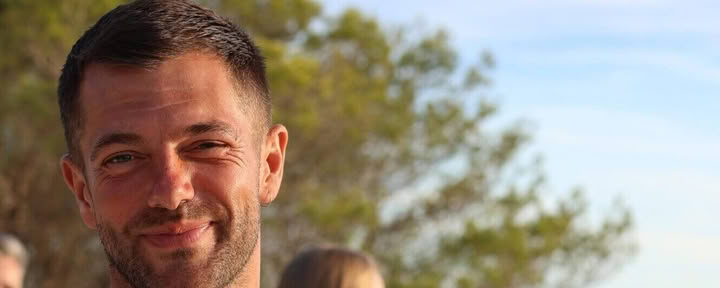 Vasaros saulėgrįžos retritas su Alex Mytton ir 42 Acres