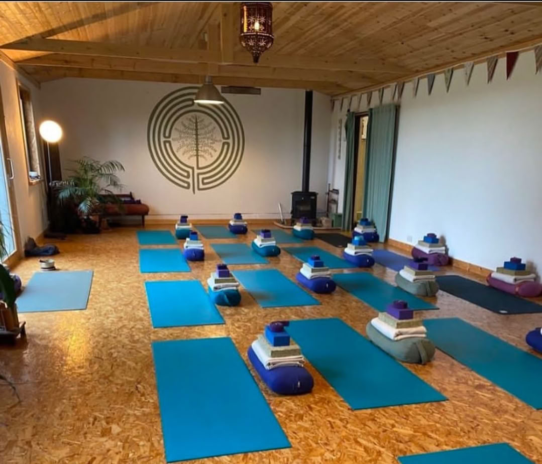 Atsipalaiduok, atkurk ir vėl susisiek: sveikatingumo savaitgalis „The Yoga Barn“