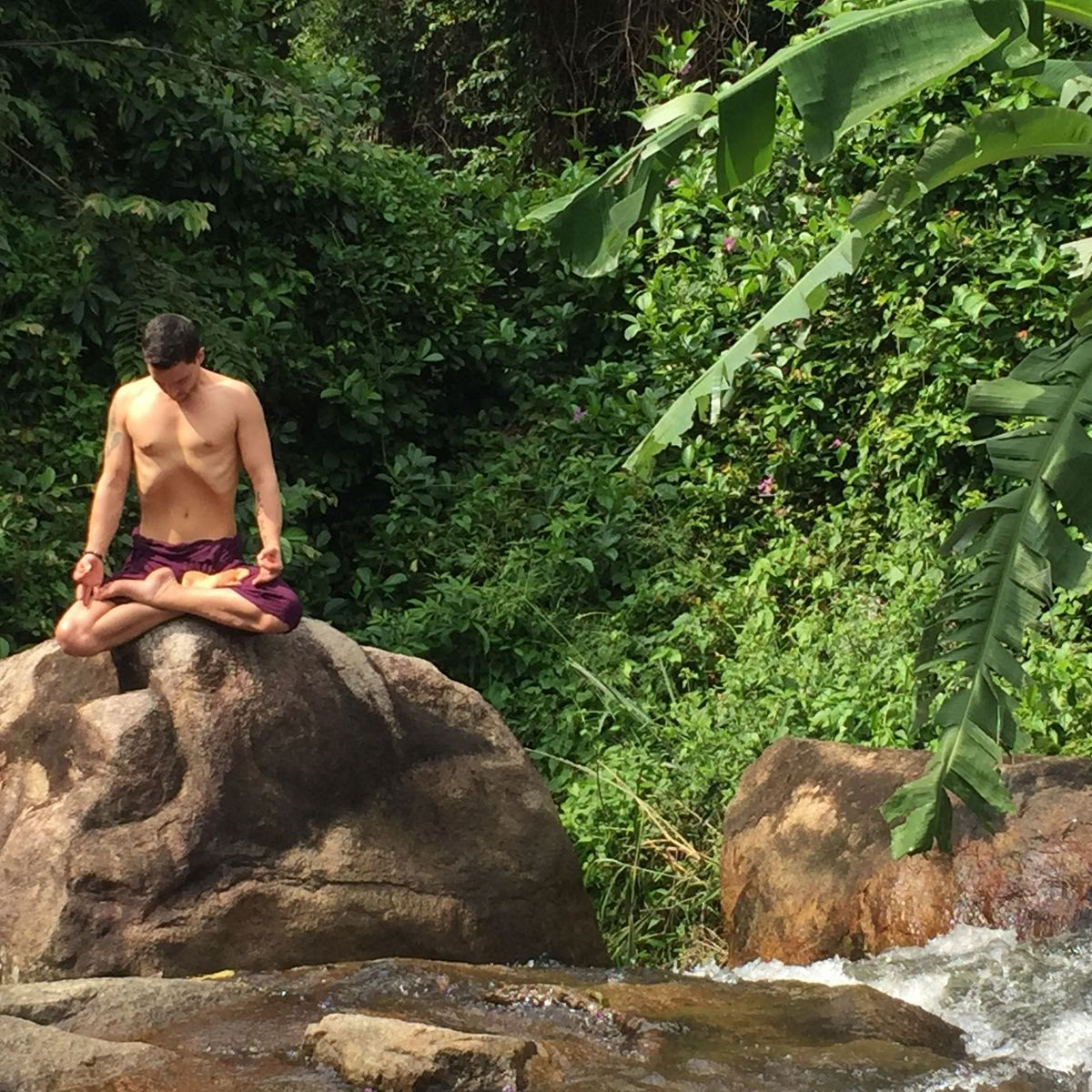Rob Hess - Kalėdų ir Naujųjų metų pranos jogos srautas