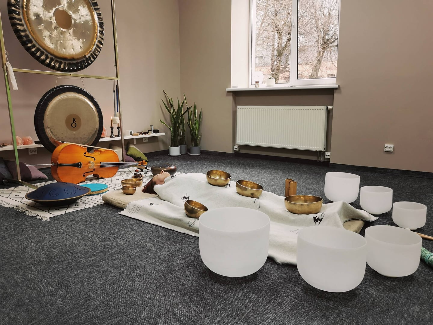 Artimi garsai Studija