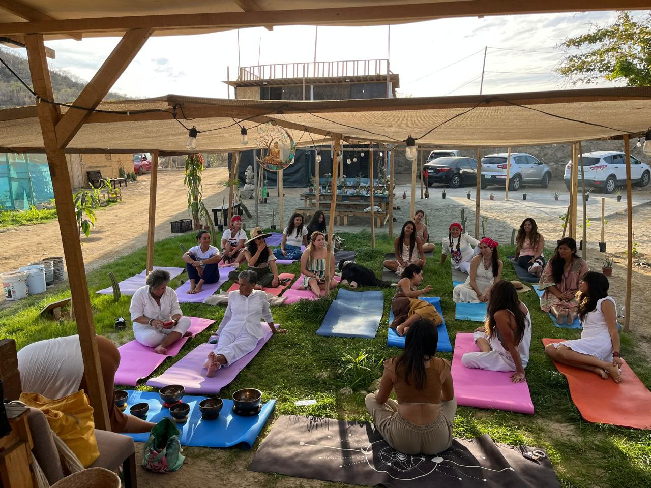 Baja Moon Yoga – Cabo Yoga Shala · Mergvakario, įmonių, privačios, laisvalaikio renginiams