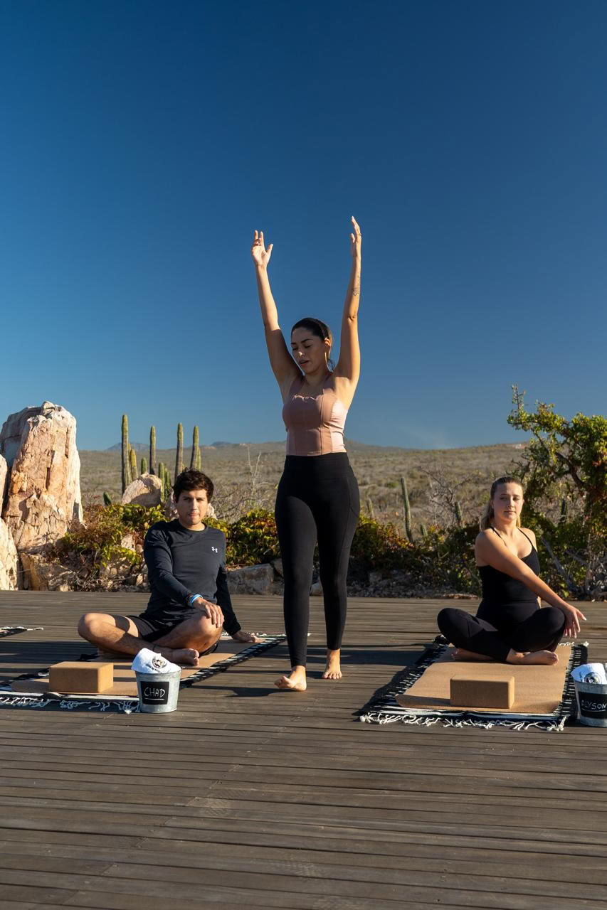 Baja Moon Yoga – Cabo Yoga Shala · Mergvakario, įmonių, privačios, laisvalaikio renginiams