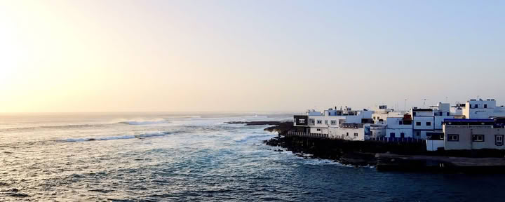 Alun Ocean Retritai Fuerteventura - Banglenčių sporto ir jogos retritas