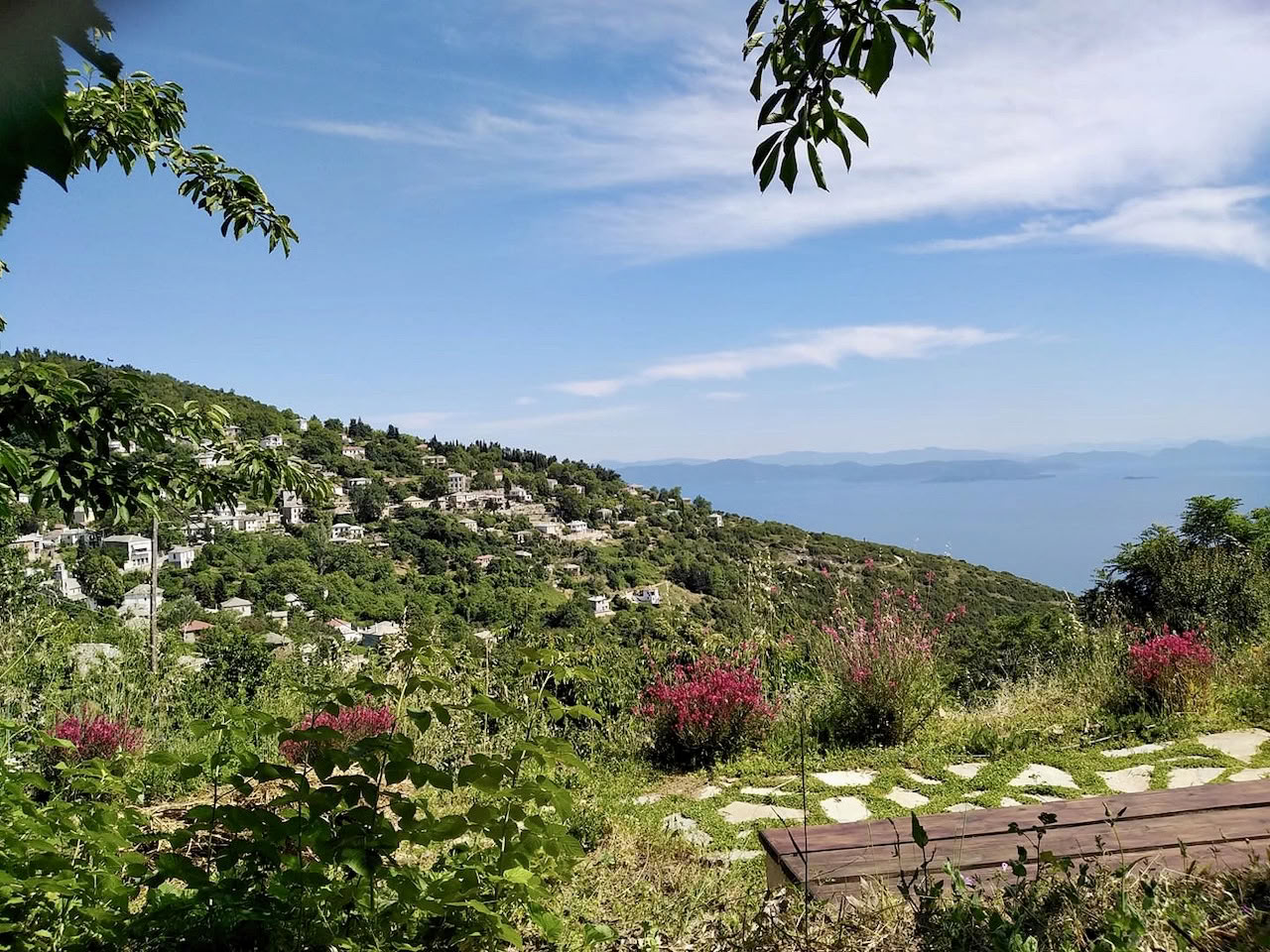 PELION HOMES | Retrito centras - įtraukiančios lėto tempo gamta paremtos patirtys