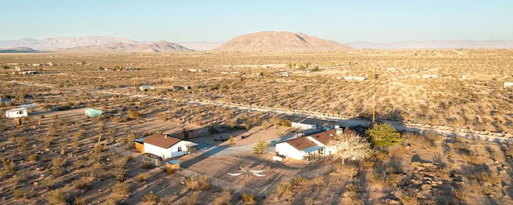 Camp Vortex retritų centras - Joshua Tree