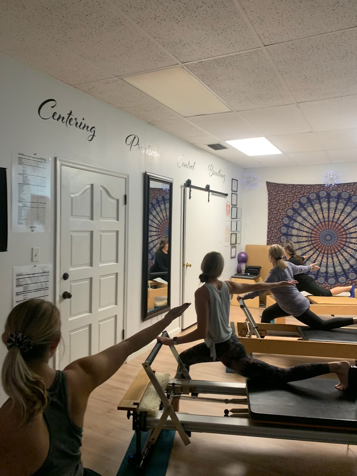 Pilates Yoga Loft - Holistinio sveikatingumo studija | St. Augustine | Pilateso ir jogos užsiėmimai, sertifikatai, akupunktūra ir reiki